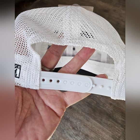 Black and white tie dye trucker hat with hat chain and star studs - Picture 4 of 4